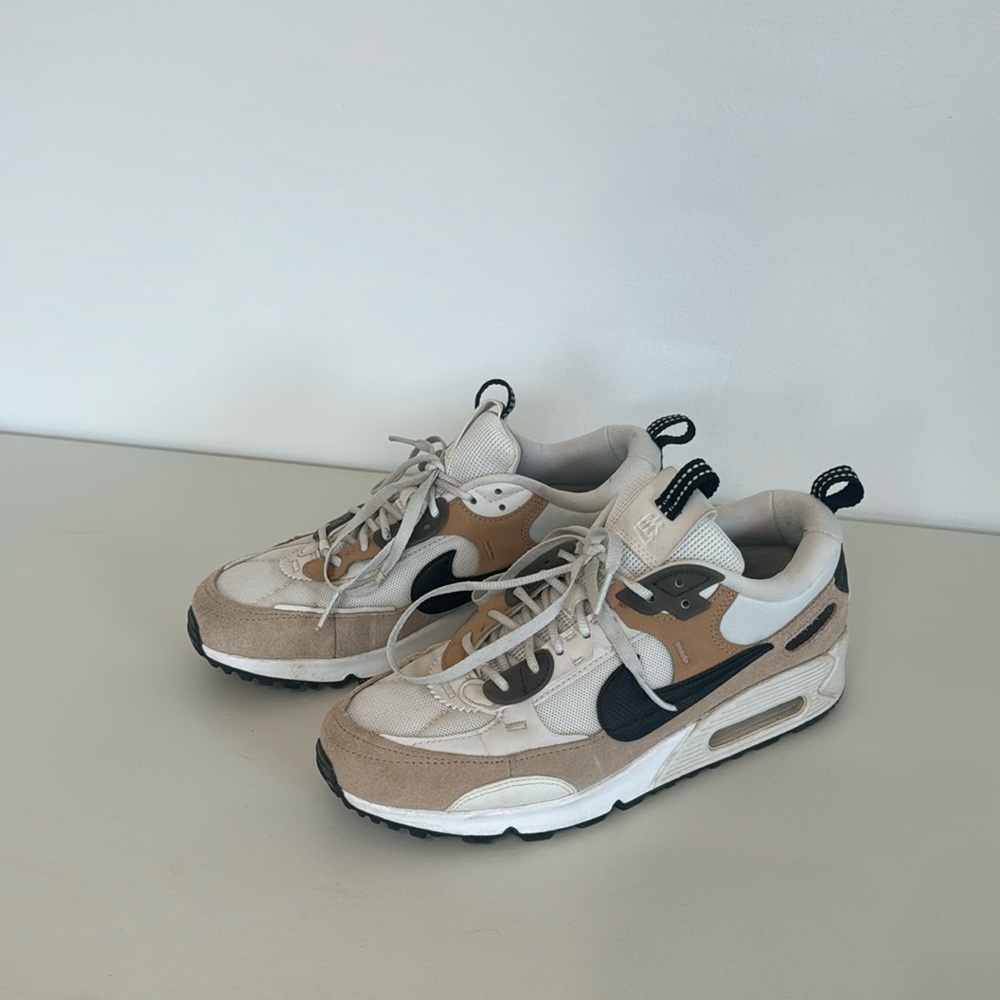 Stylish Women's Sneakers in Cream and Black